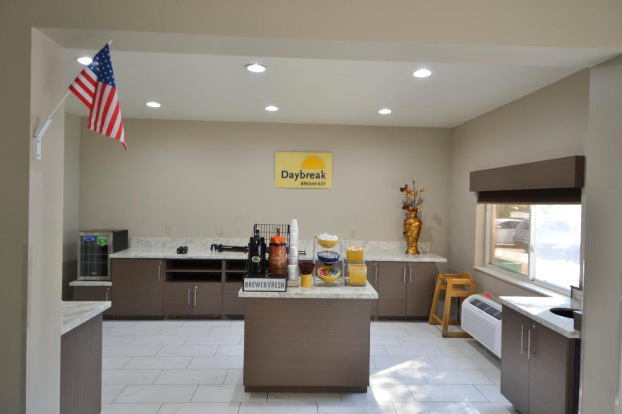 Days Inn & Suites By Wyndham Airport Albuquerque Dış mekan fotoğraf